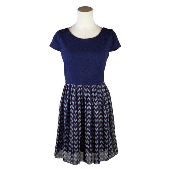 Speechless Navy Chevron Fit & Flare Dress Juniors 5 Cap Sleeve V-Back - Picture 1 of 7